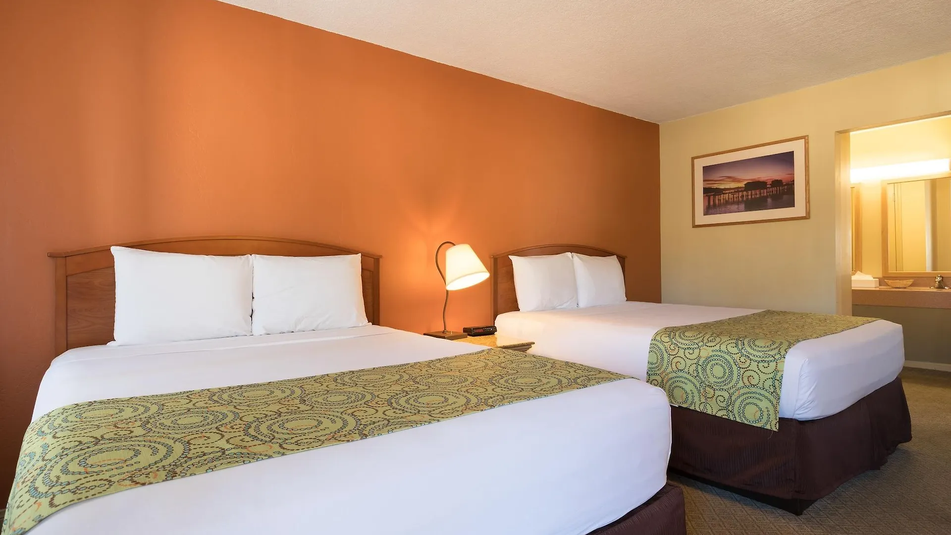 Hotel Sandpiper - Santa Barbara