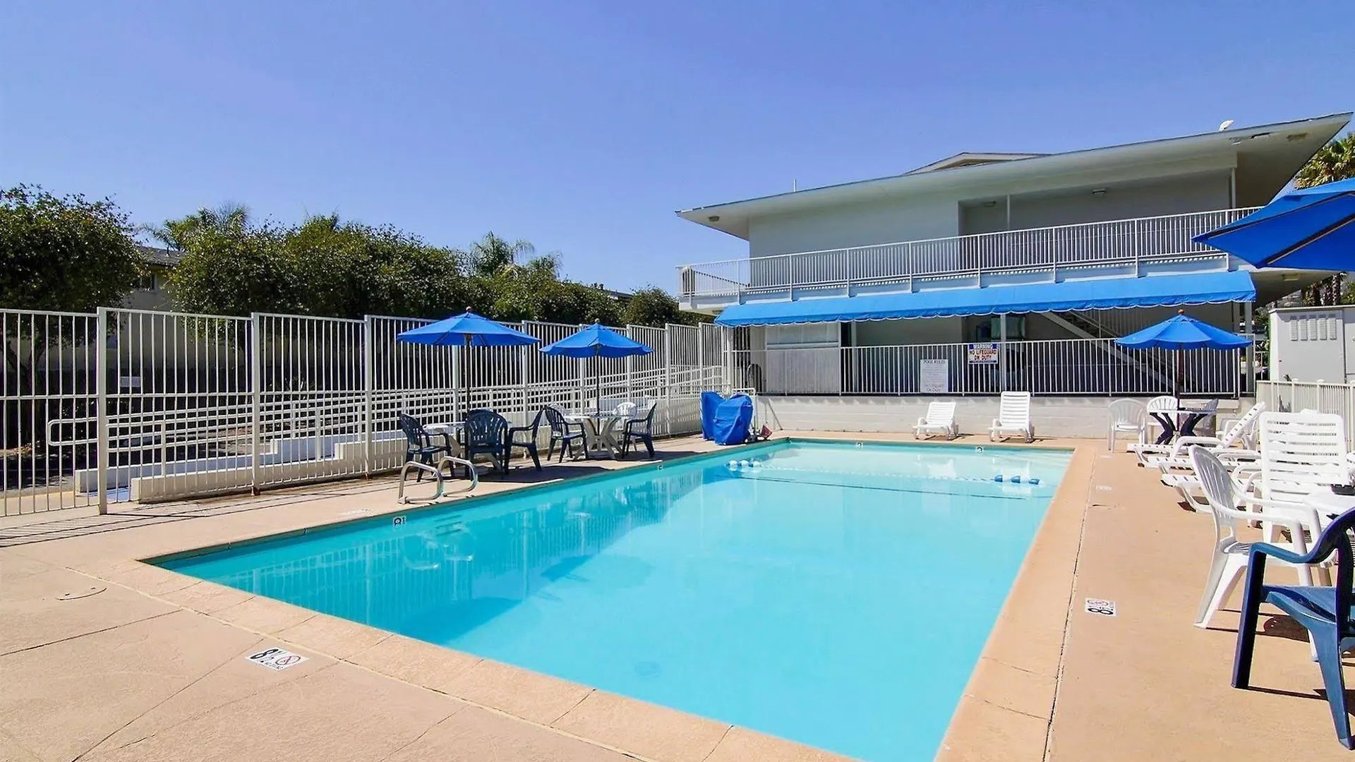 Hotel 6-santa Barbara, Ca - State Street