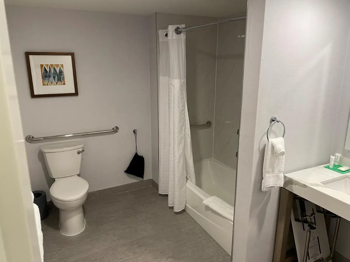 Hyatt Place Santa Barbara 4*