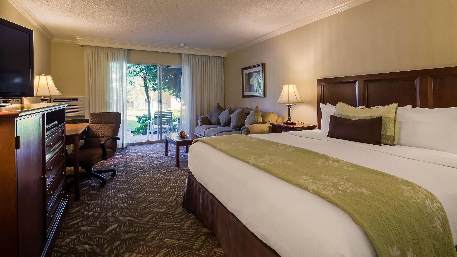 Best Western Plus Pepper Tree 3* Santa Barbara