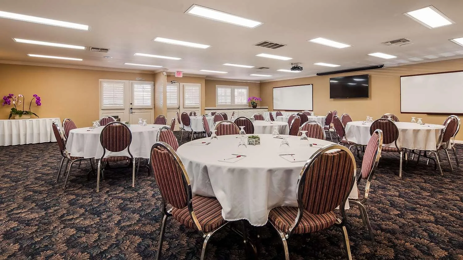 Best Western Plus Pepper Tree Hotel