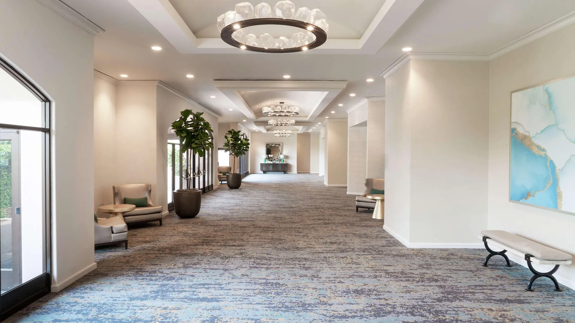 Hilton Beachfront 4*