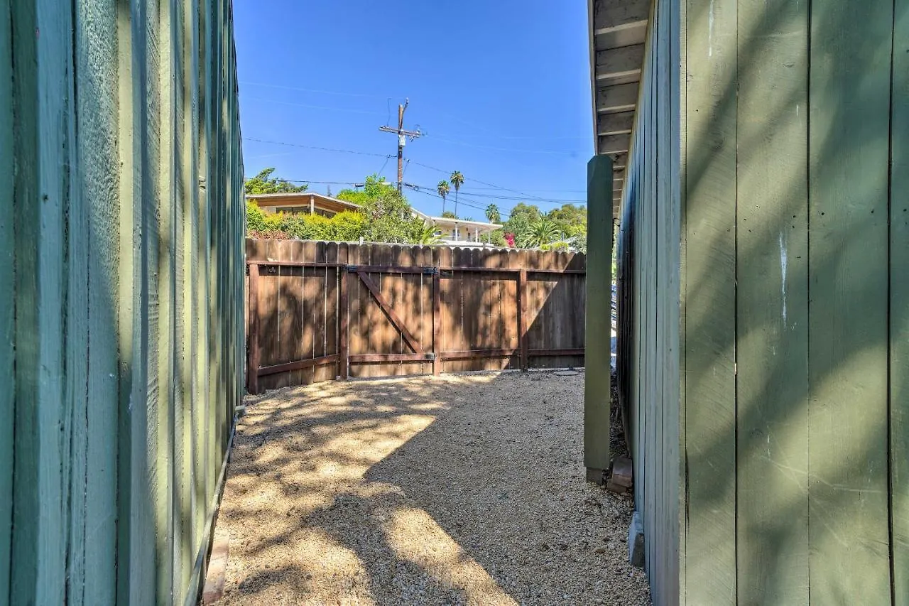 Apartment Near Downtown And Beaches