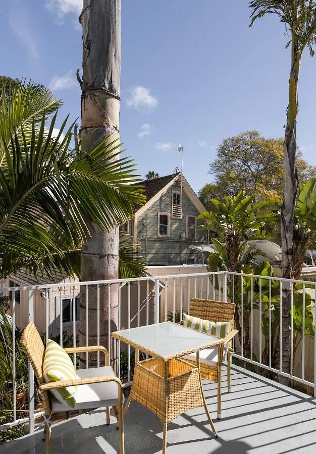 California Bungalow I Apartment