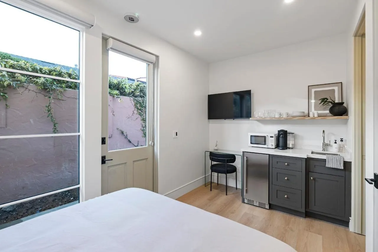 Апартаменты Casa Jardin - Boutique In Downtown *