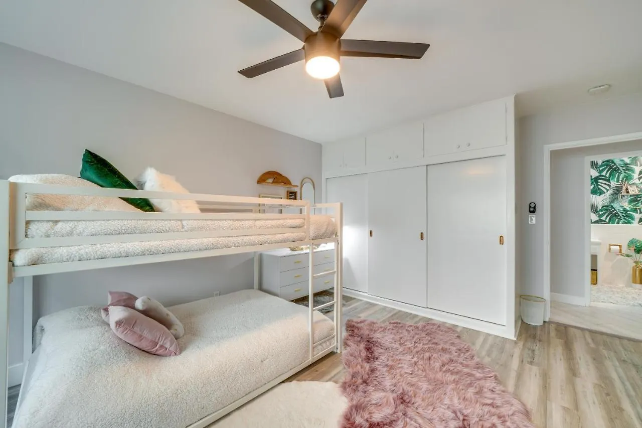 Apartment Chic Vacation With Patio! *
