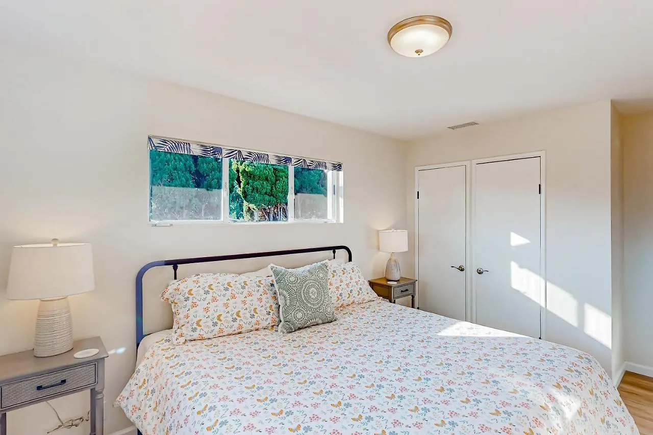 بيت للعطل Hummingbird Haven