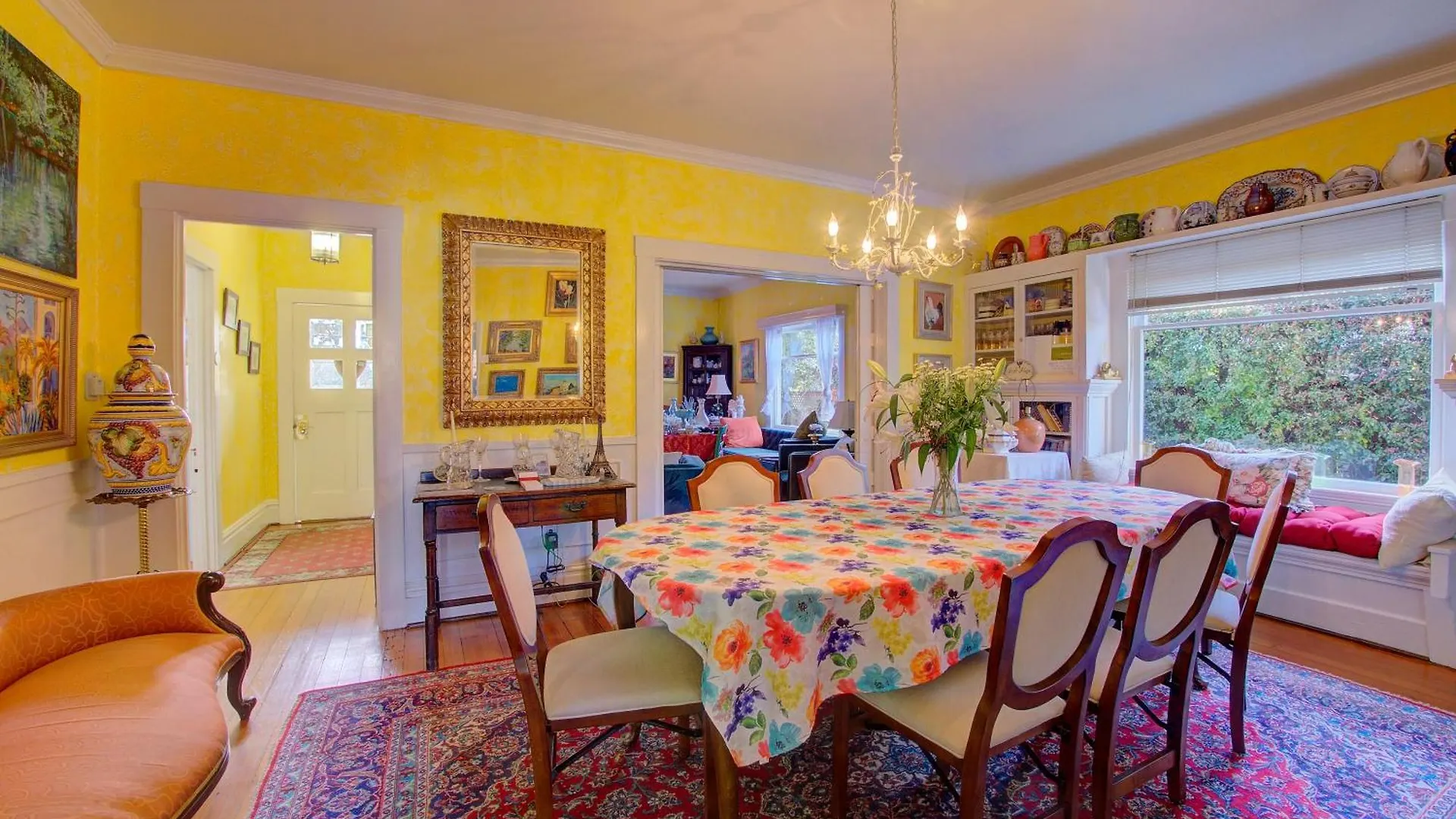 Secret Garden & Bed and breakfast