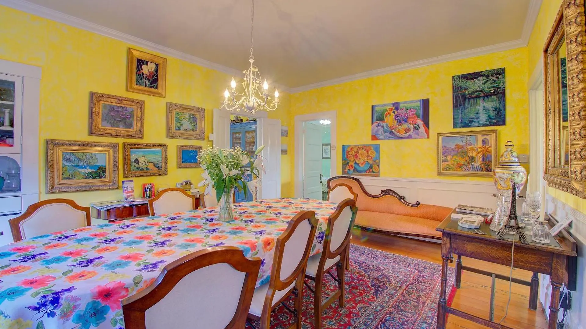 Secret Garden & Bed and breakfast