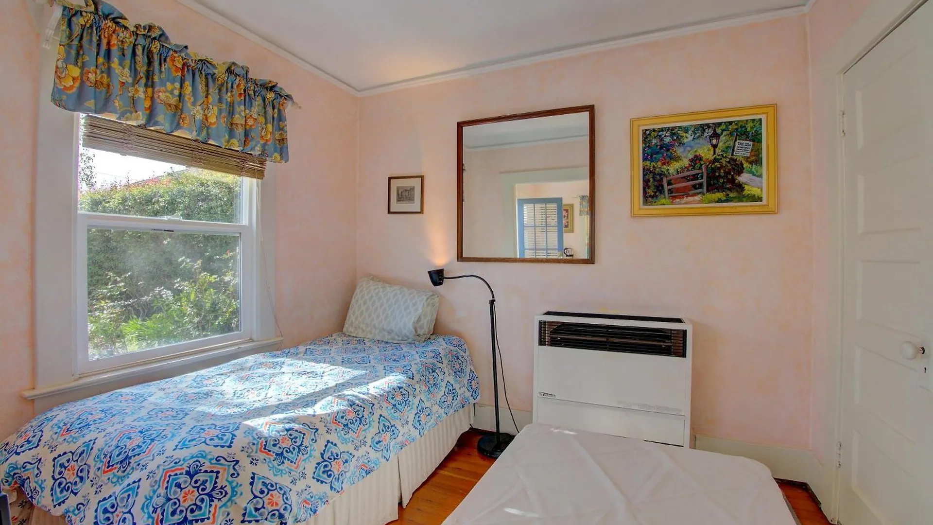 Bed and breakfast Secret Garden & 2*