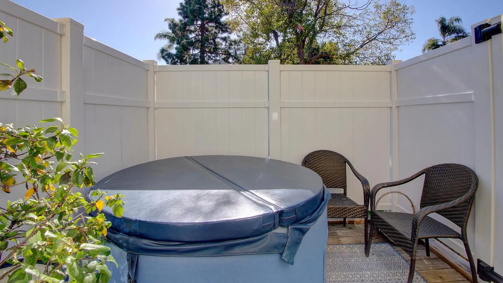 Secret Garden & Bed and breakfast