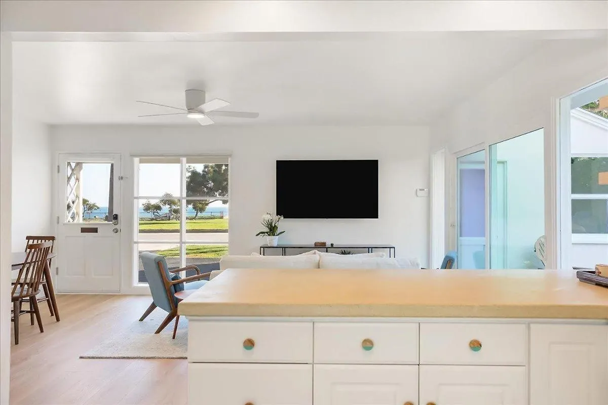 Shoreline Holiday home *