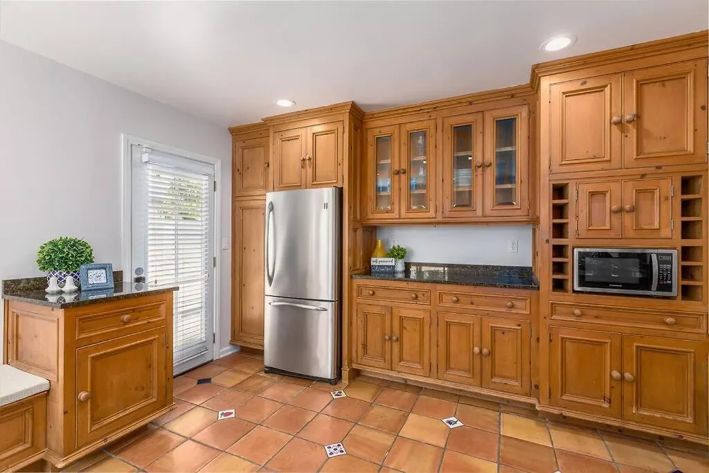 Holiday home Quite Spacious, Hot Tub Near Montecito, Ev Charger Santa Barbara