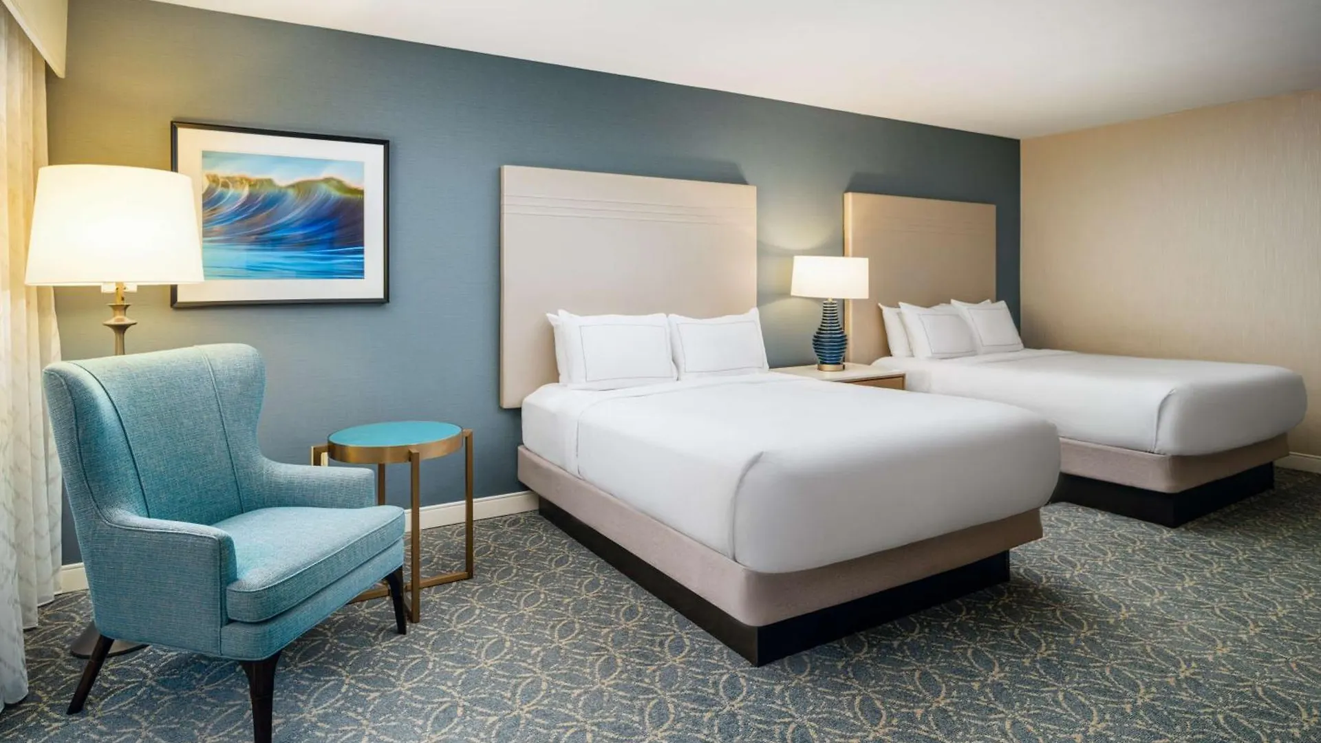 Resort Hilton Beachfront 4*