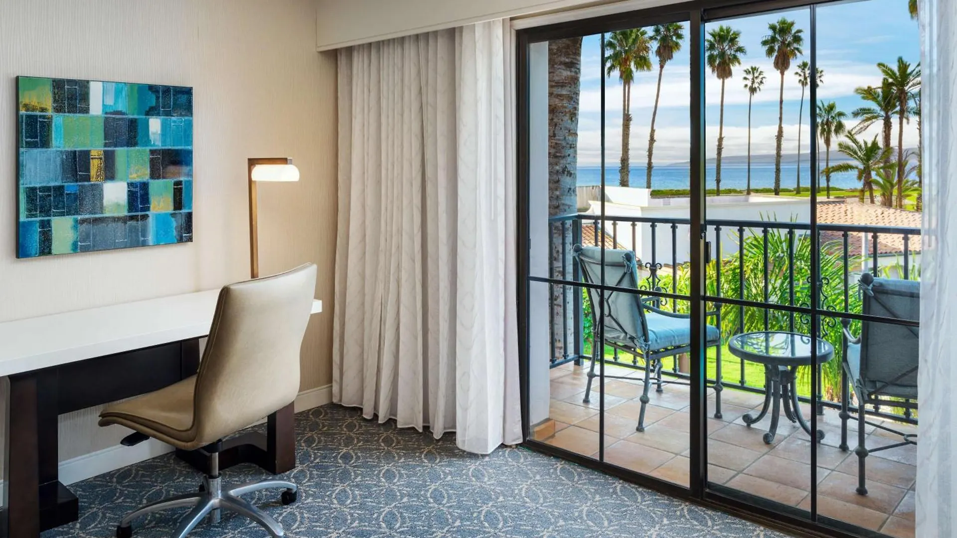 Resort Hilton Beachfront 4*
