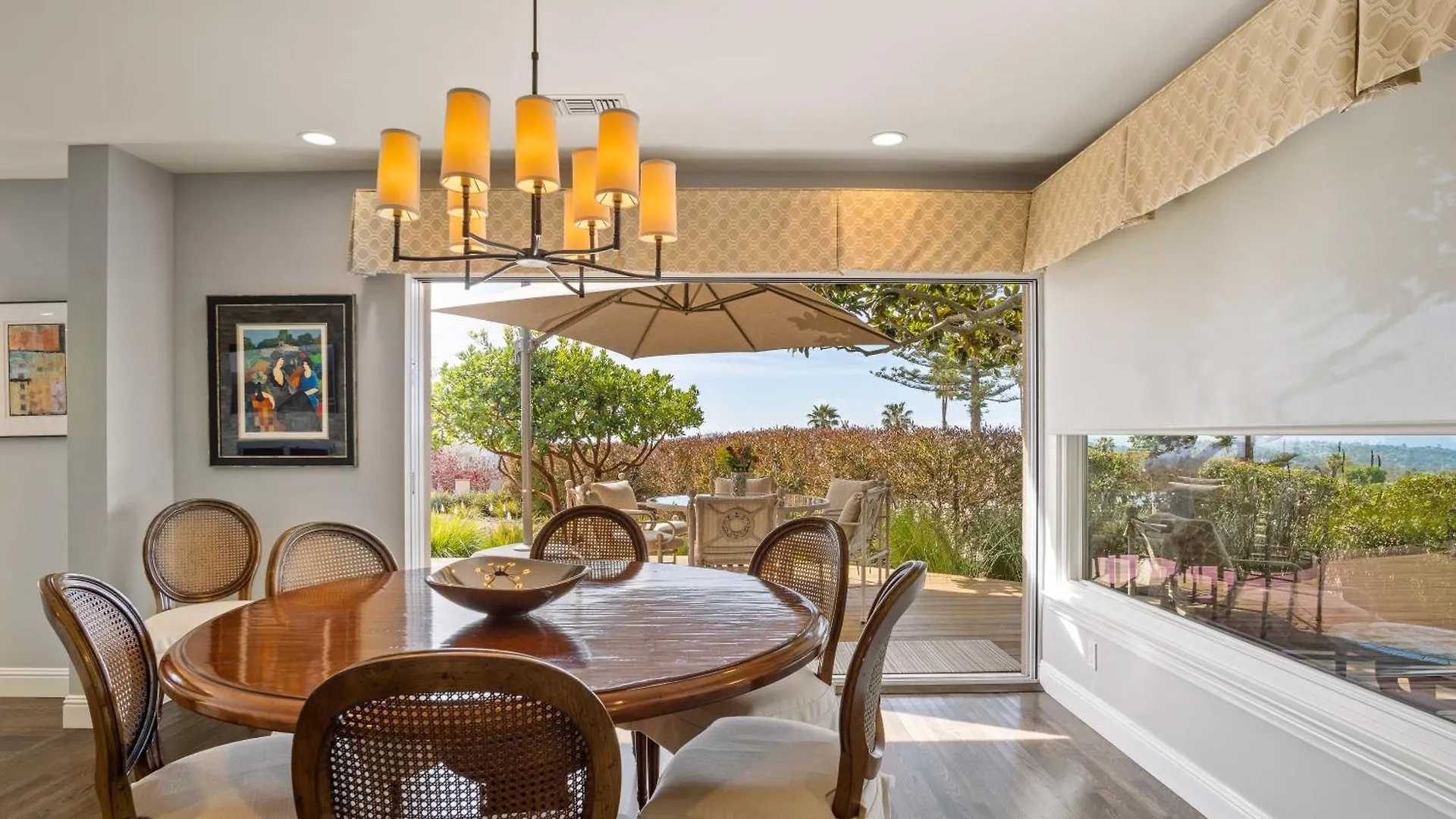 Private Estate Above Foothill Road Holiday home *