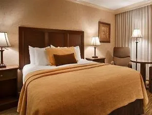 Best Western Plus Pepper Tree Hotel 3*
