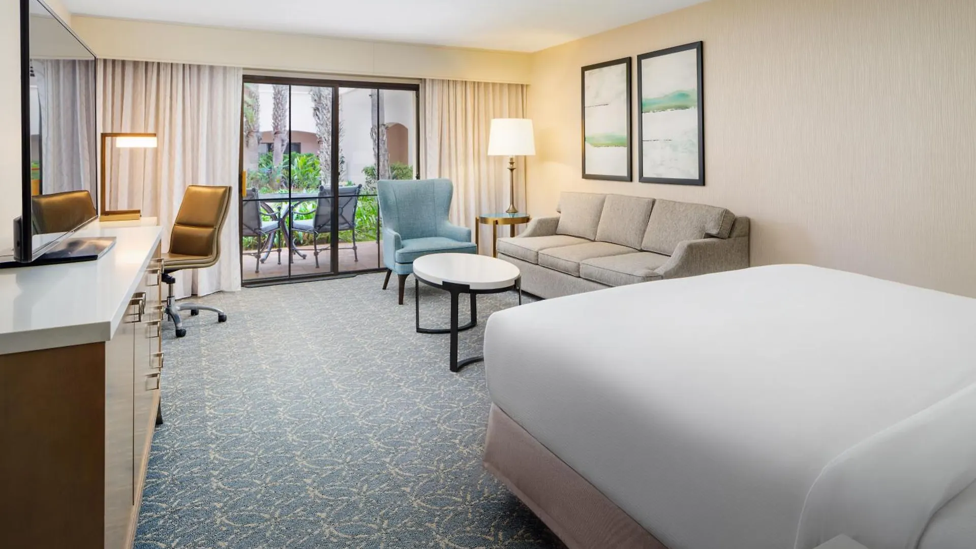 Hilton Beachfront 4* Santa Barbara