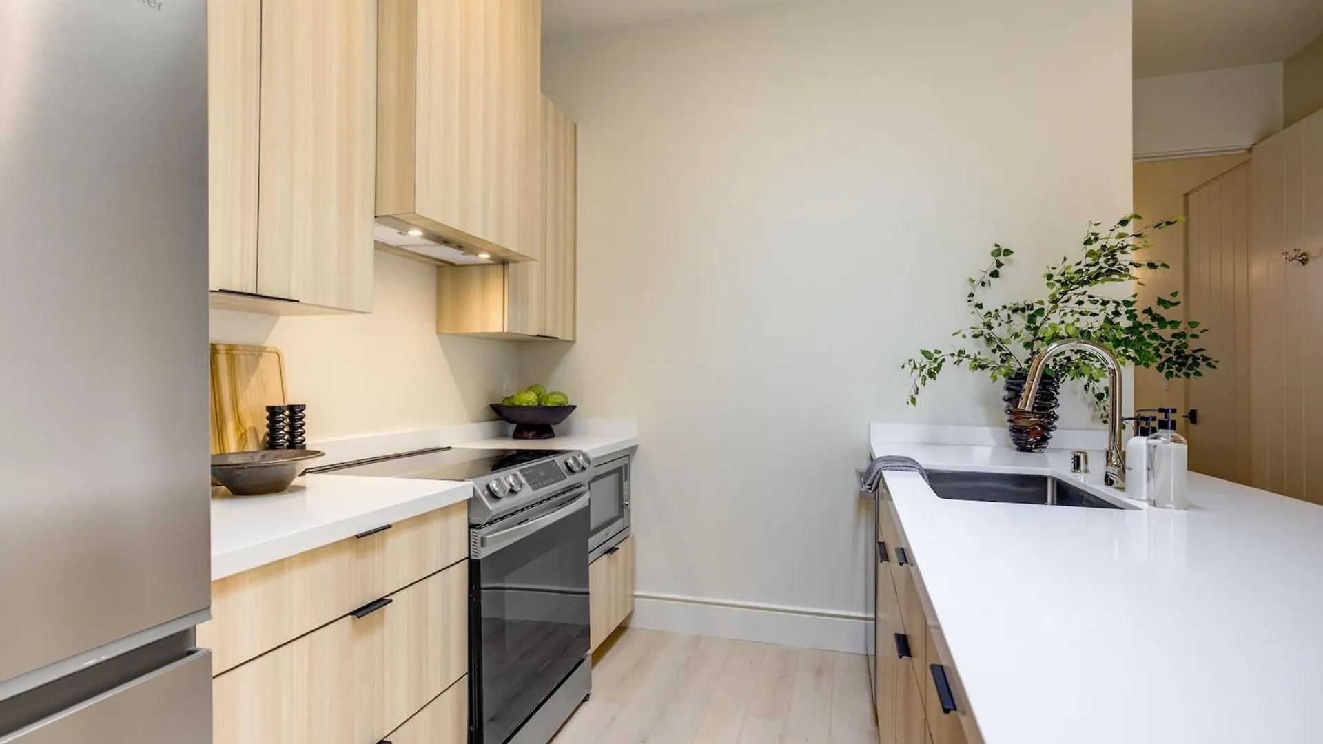 Casa De La Vina - Boutique In Downtown Apartment