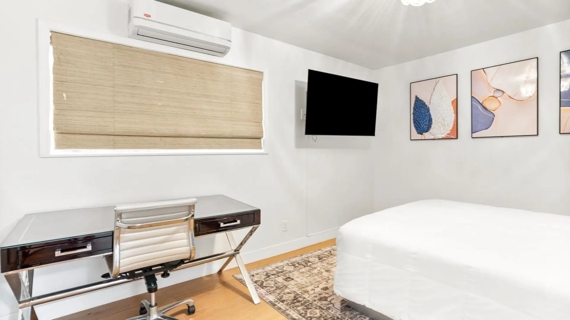 Pacific Crest Hotel 3*