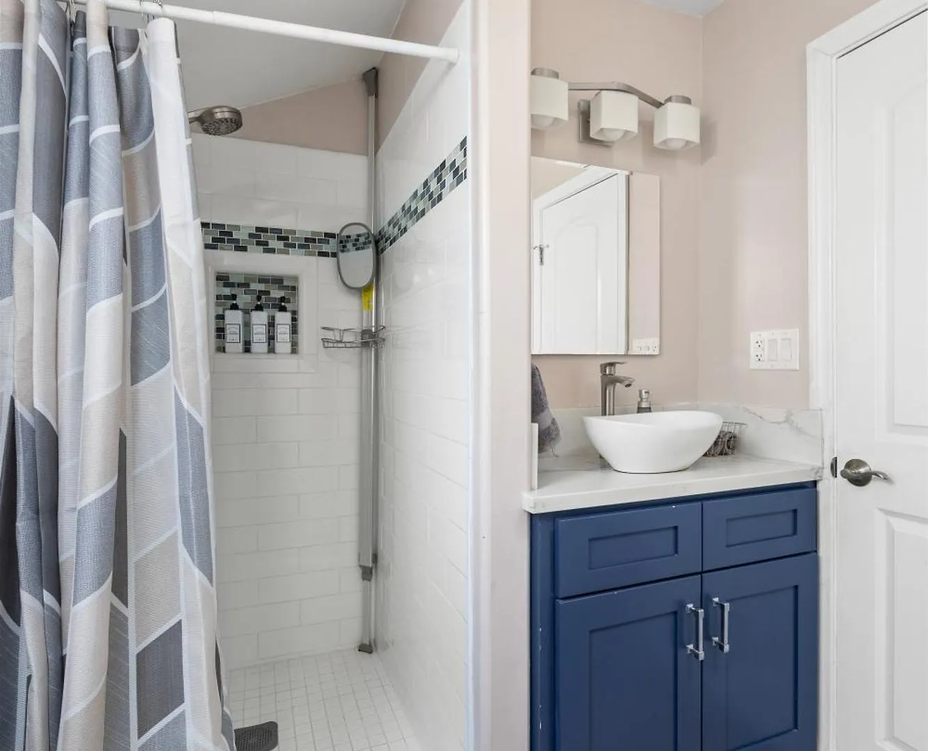 Coastal Near Ucsb & Airport, Hot Tub, King Beds, Fast Wifi, Sleeps 6 *