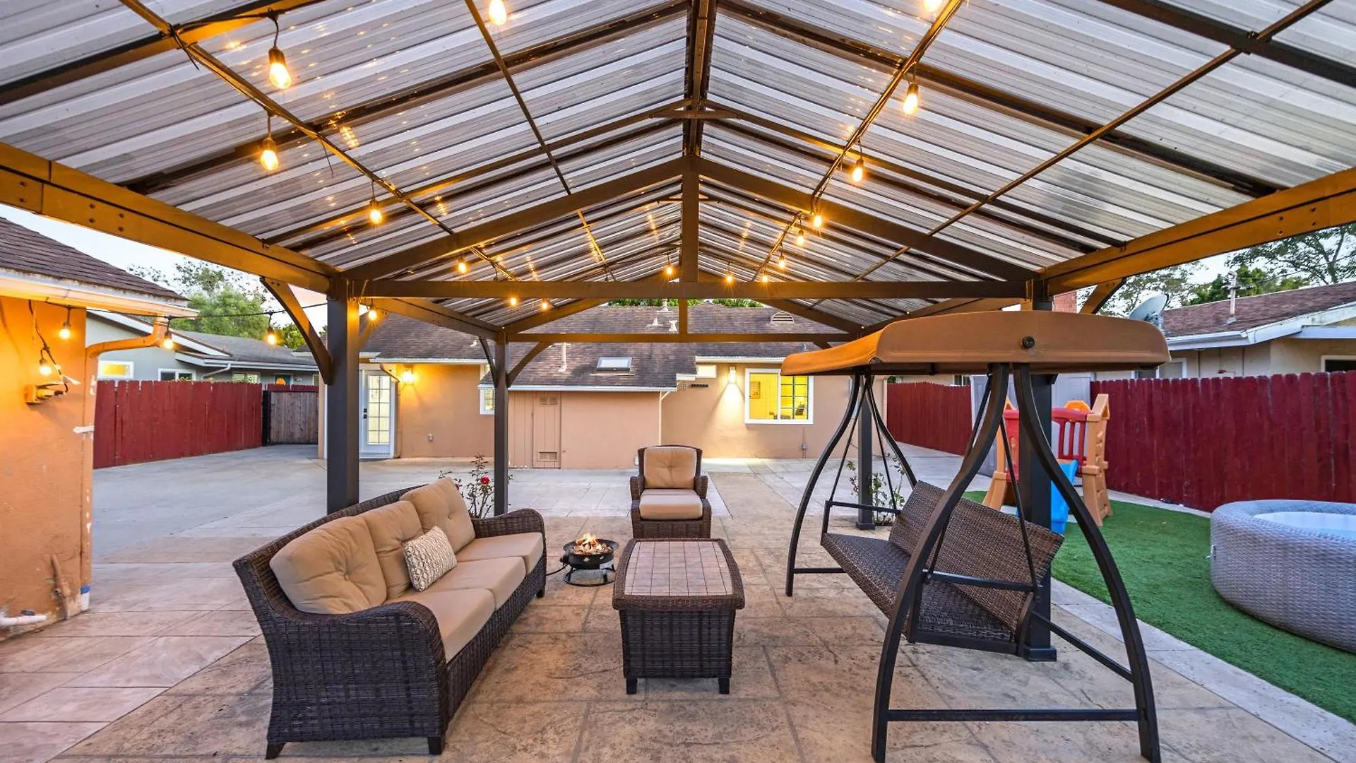 Coastal Near Ucsb & Airport, Hot Tub, King Beds, Fast Wifi, Sleeps 6 Holiday home *