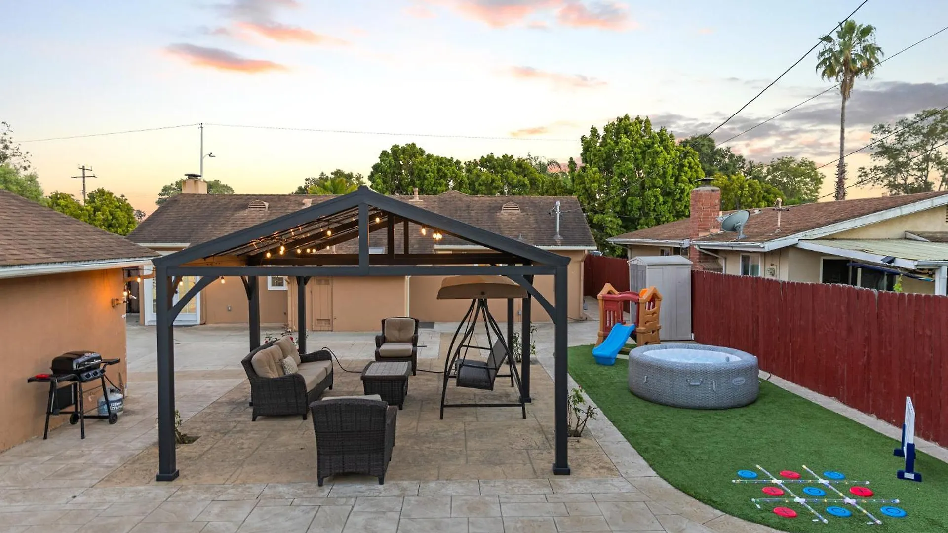 Holiday home Coastal Near Ucsb & Airport, Hot Tub, King Beds, Fast Wifi, Sleeps 6