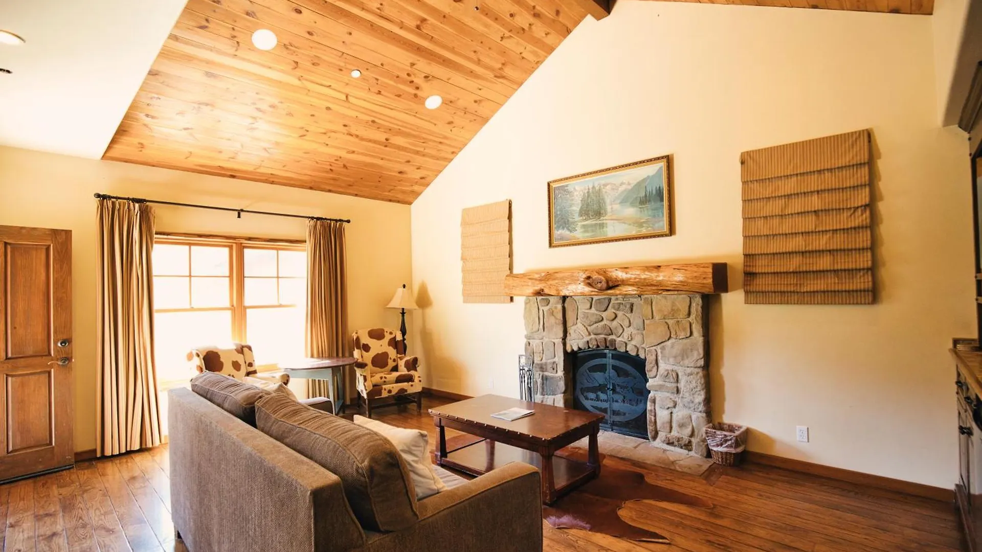 Circle Bar B Guest Ranch 4* Capitan