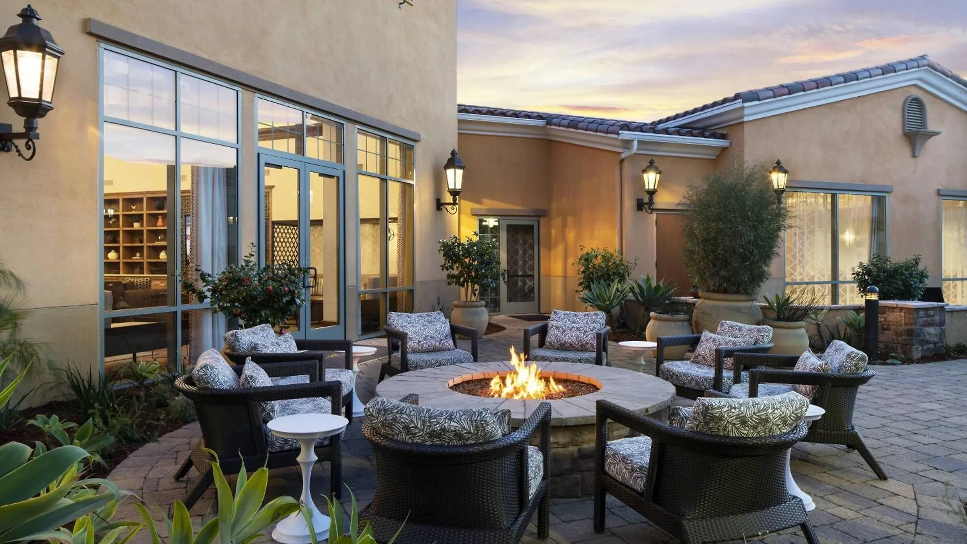 Courtyard By Marriott Santa Barbara 3*