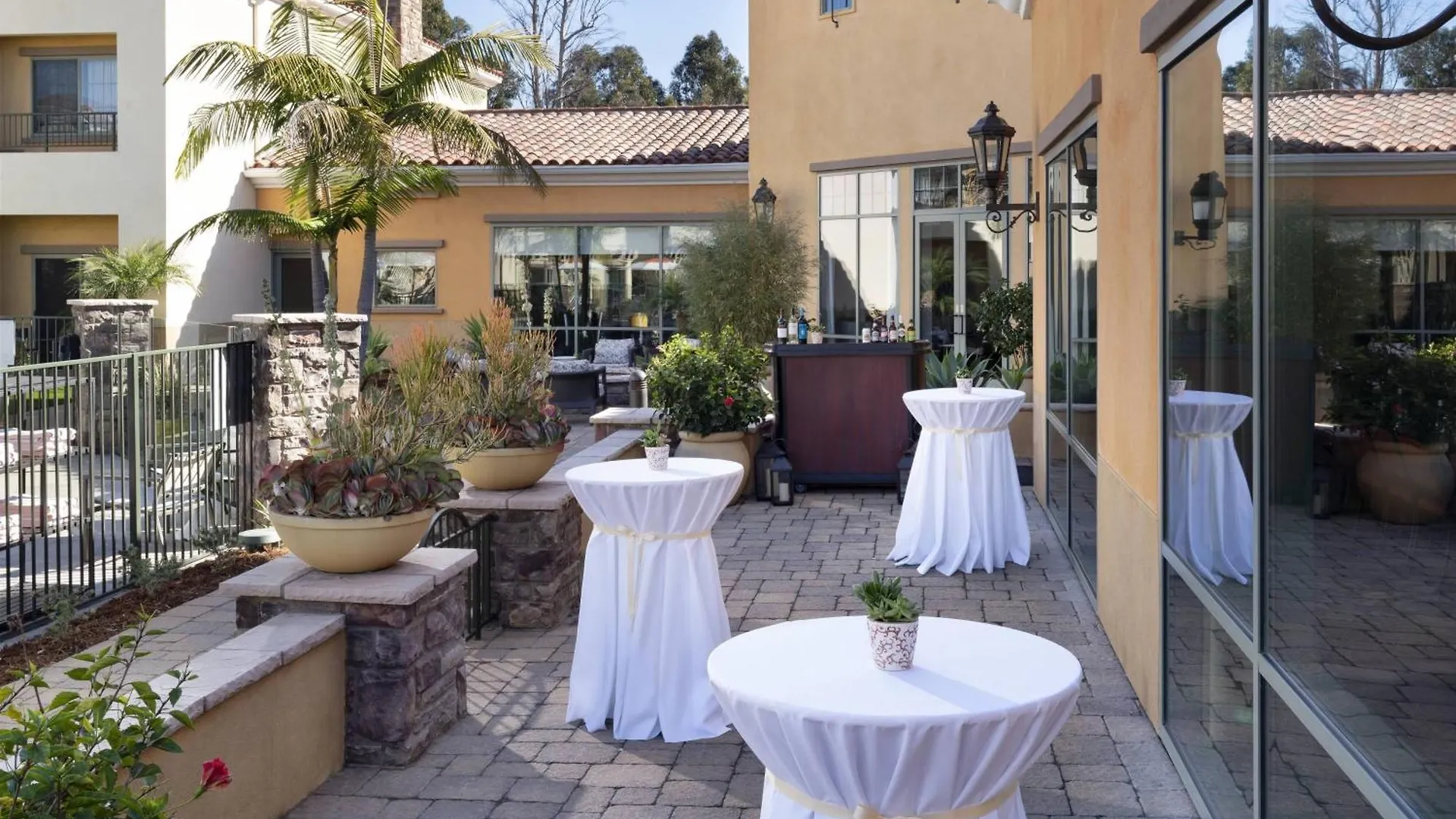 Courtyard By Marriott Santa Barbara
