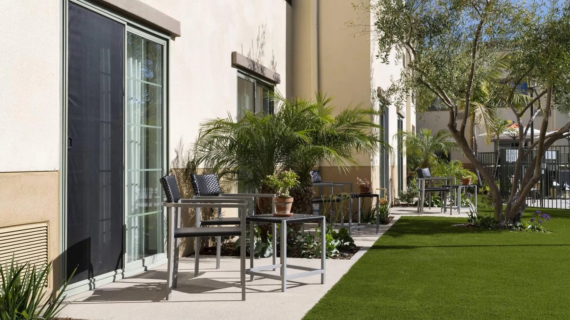 Hotel Courtyard By Marriott Santa Barbara Goleta