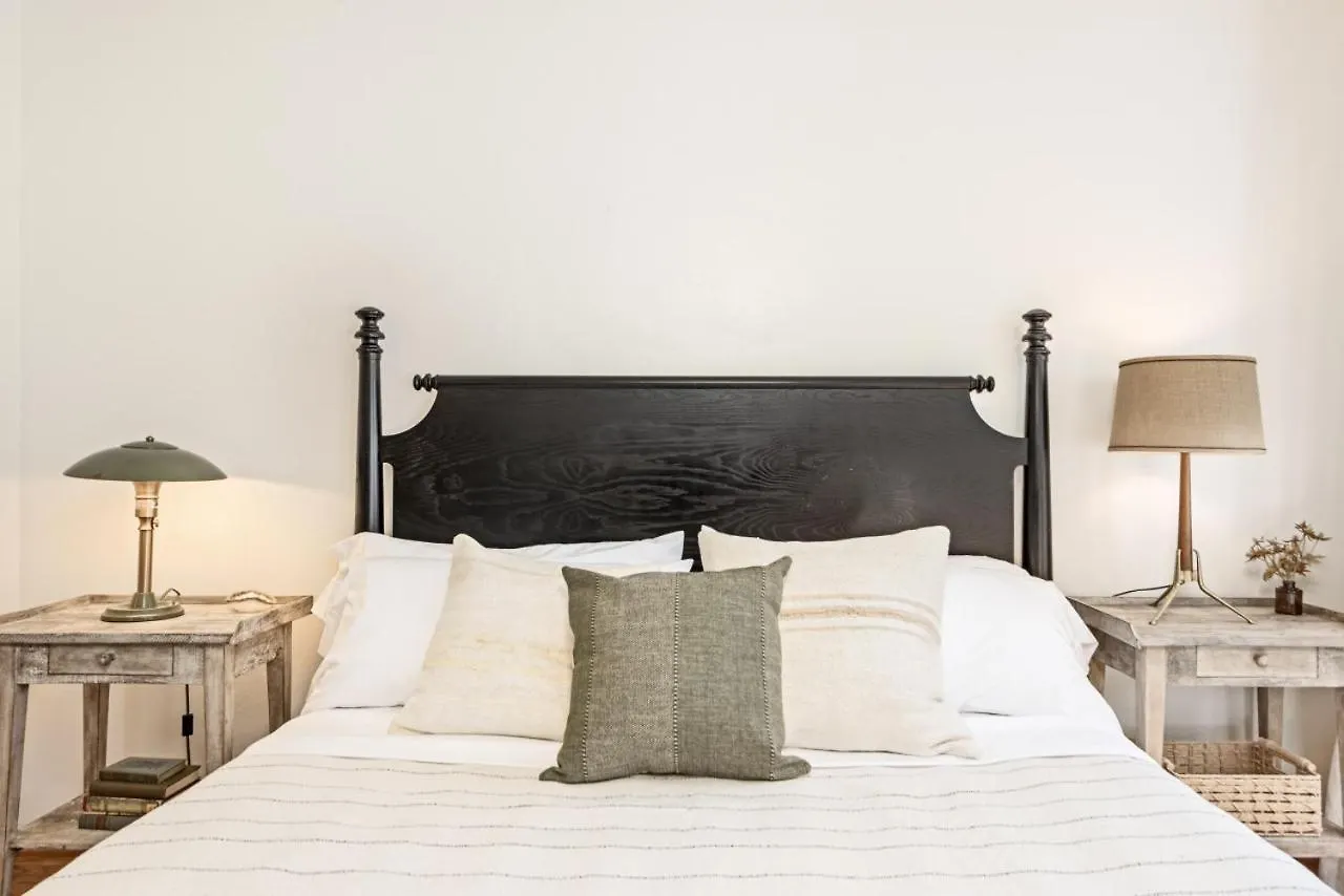 The Patio - The Marlowe Boutique Apartment