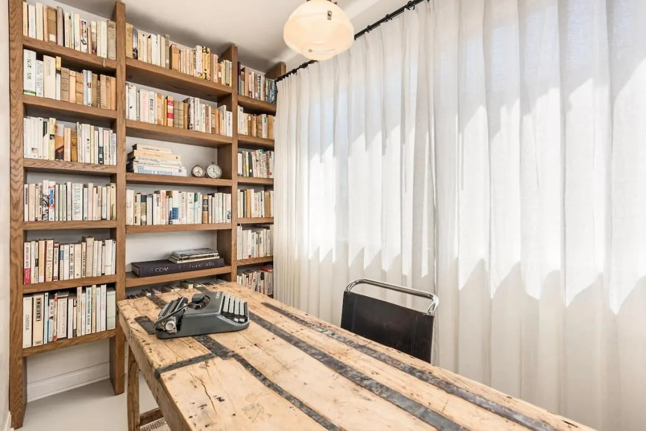 The Library - The Marlowe Boutique Apartment *