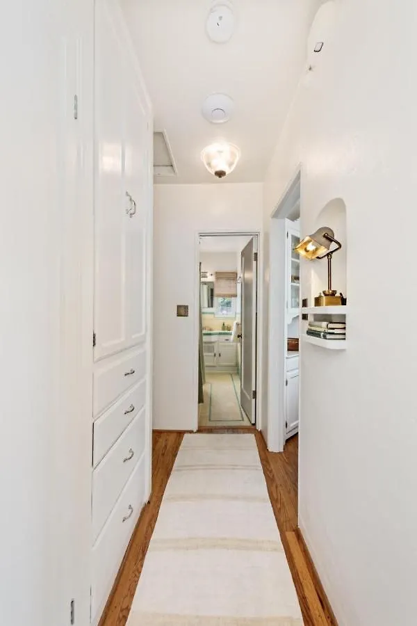 The Patio - The Marlowe Boutique Apartment Santa Barbara