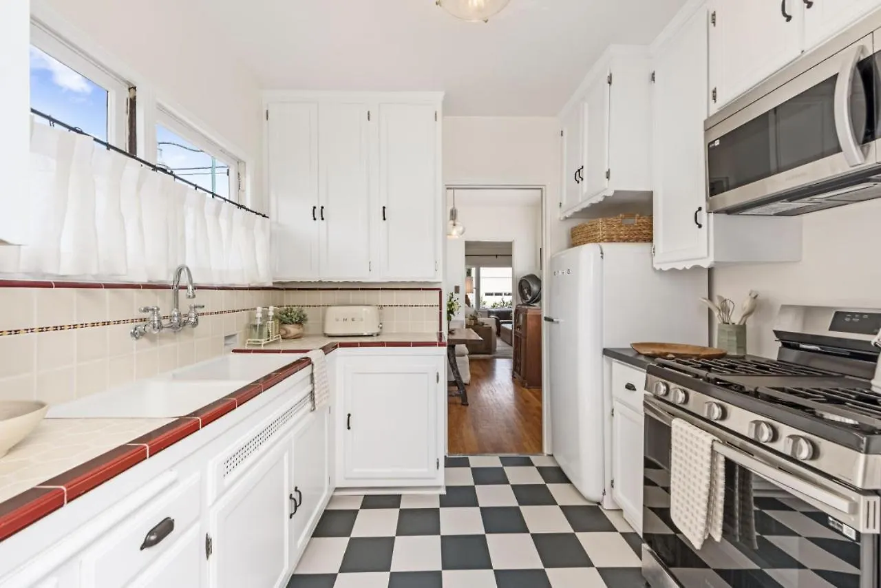 The Patio - The Marlowe Boutique Apartment *