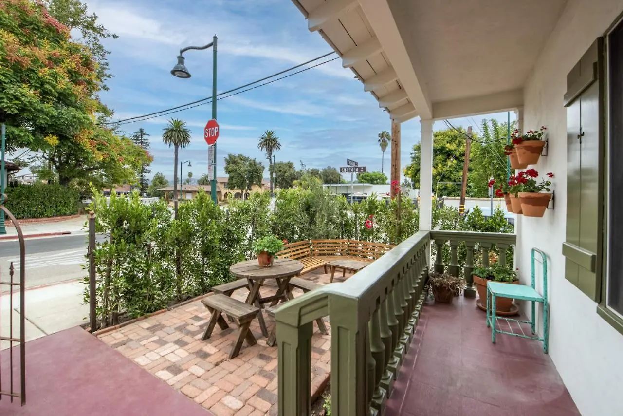 The Patio - The Marlowe Boutique Apartment Santa Barbara