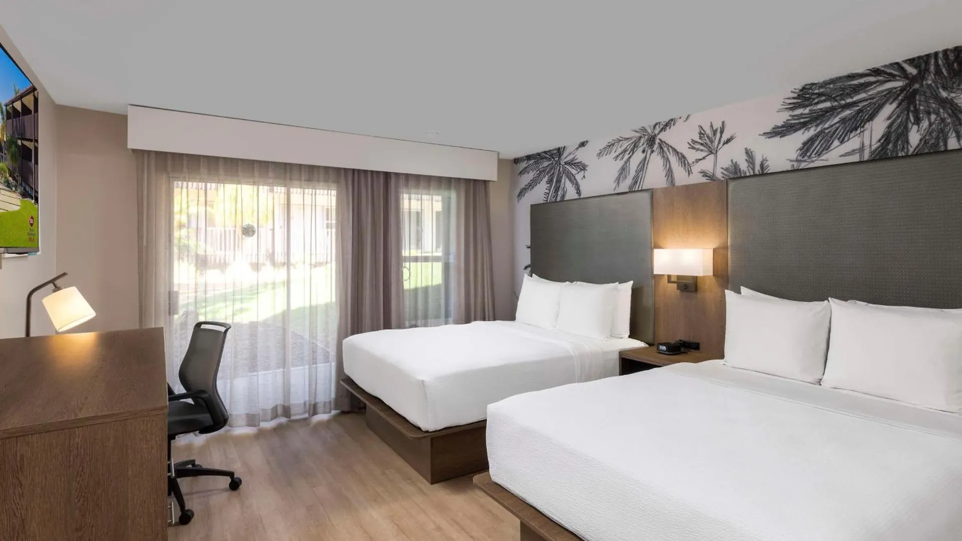 Best Western Plus Pepper Tree 3*