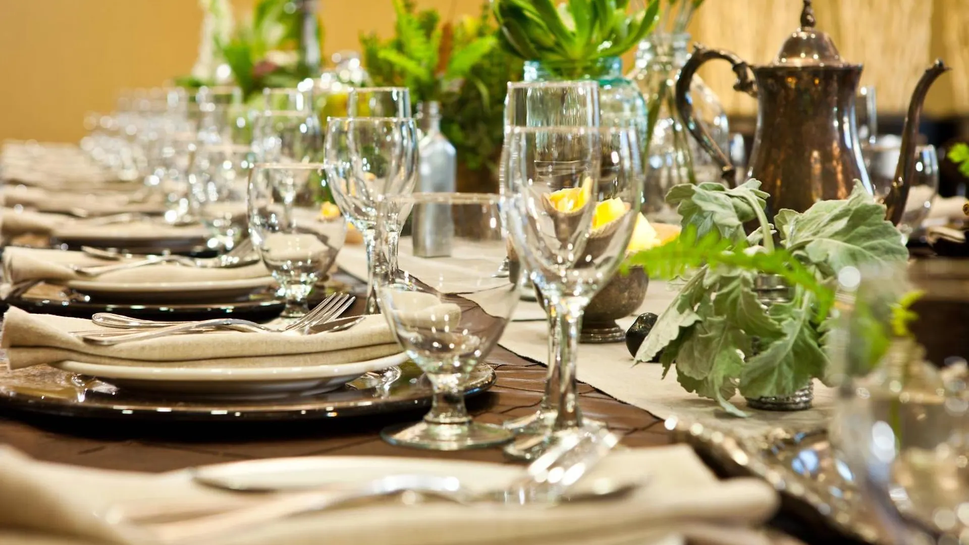 Courtyard By Marriott Santa Barbara