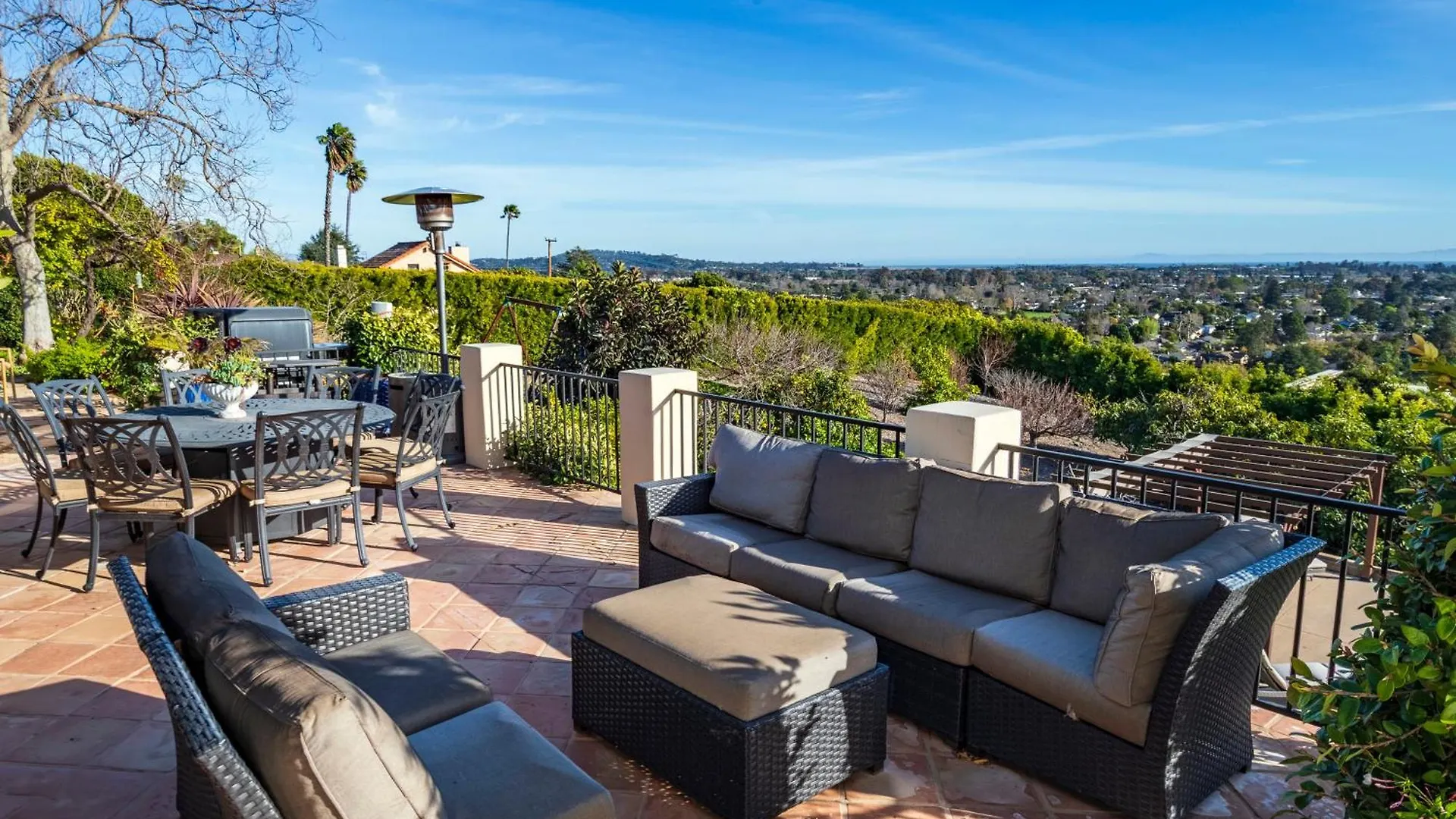 Luxury Atop The Hills *