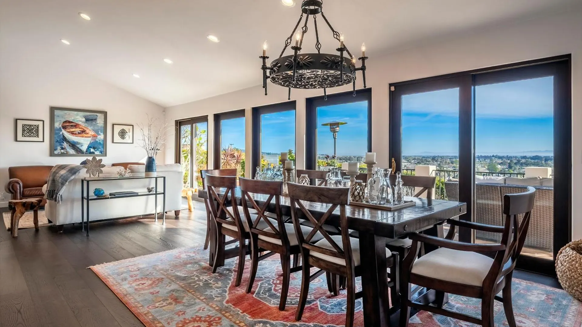 Luxury Atop The Hills Holiday home *