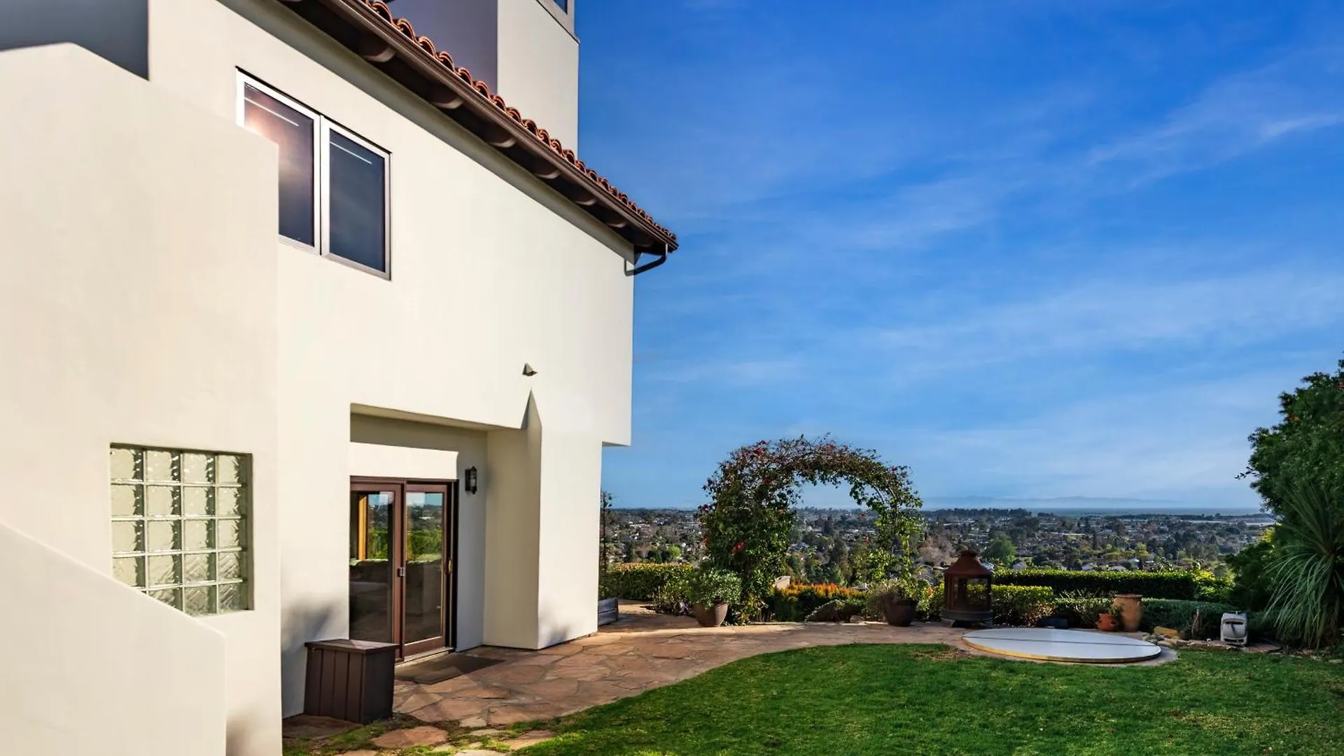 Holiday home Luxury Atop The Hills