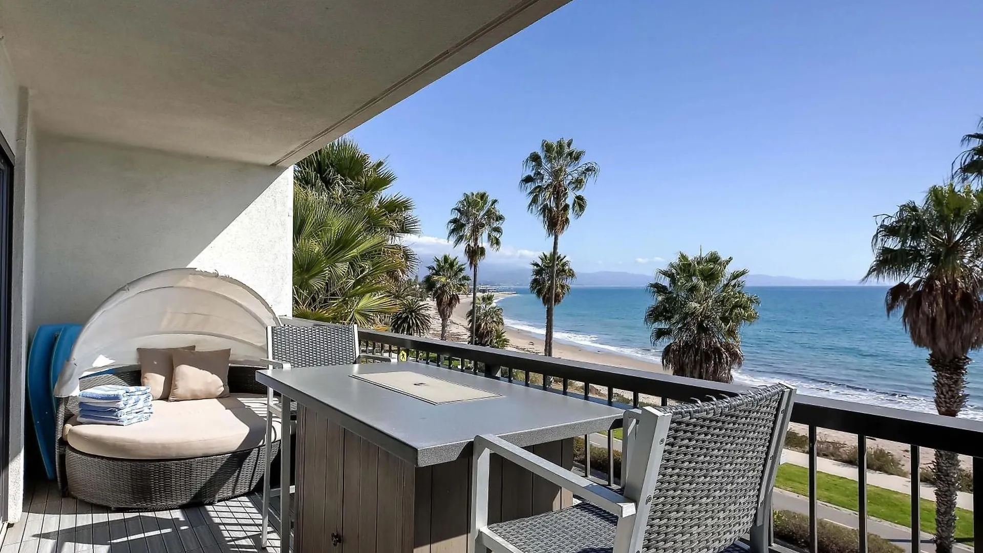 Beachfront Hideaway *