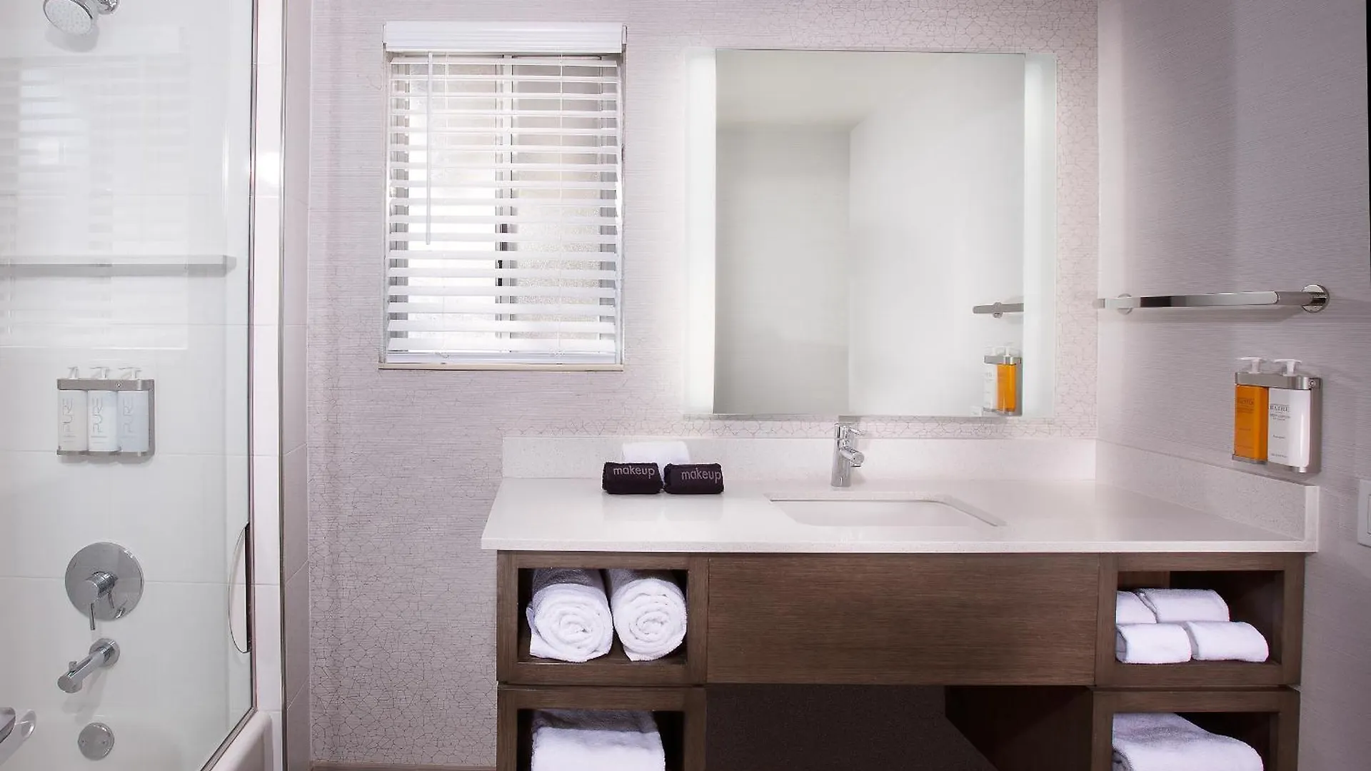 West Inn, A Coast 3*