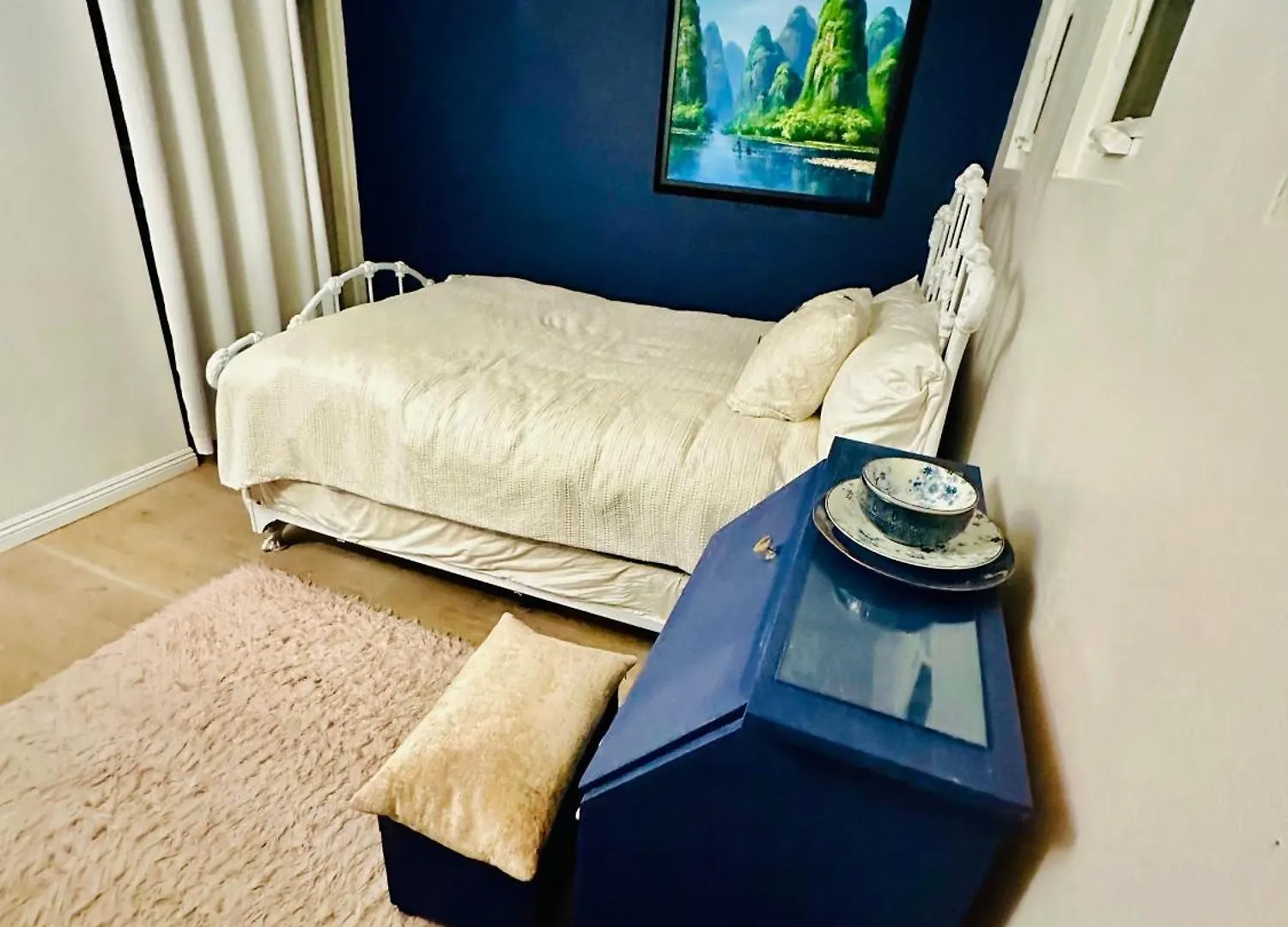 Apartment Claudine's For Rent In Ca