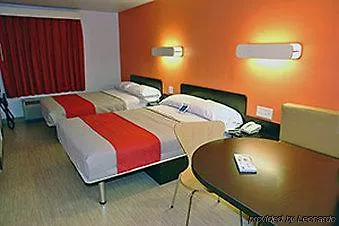 Hotel 6-santa Barbara, Ca - State Street 2*