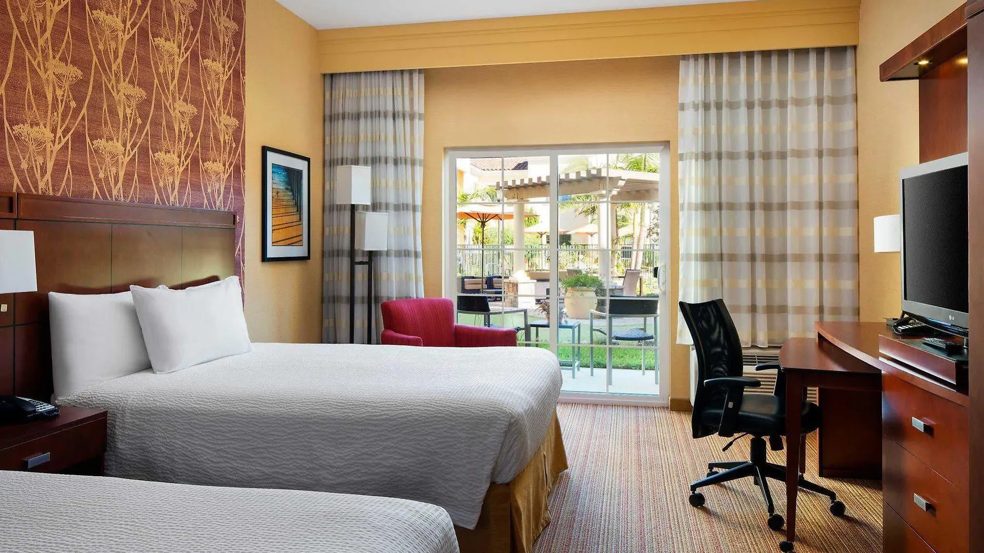 Hotel Courtyard By Marriott Santa Barbara 3*