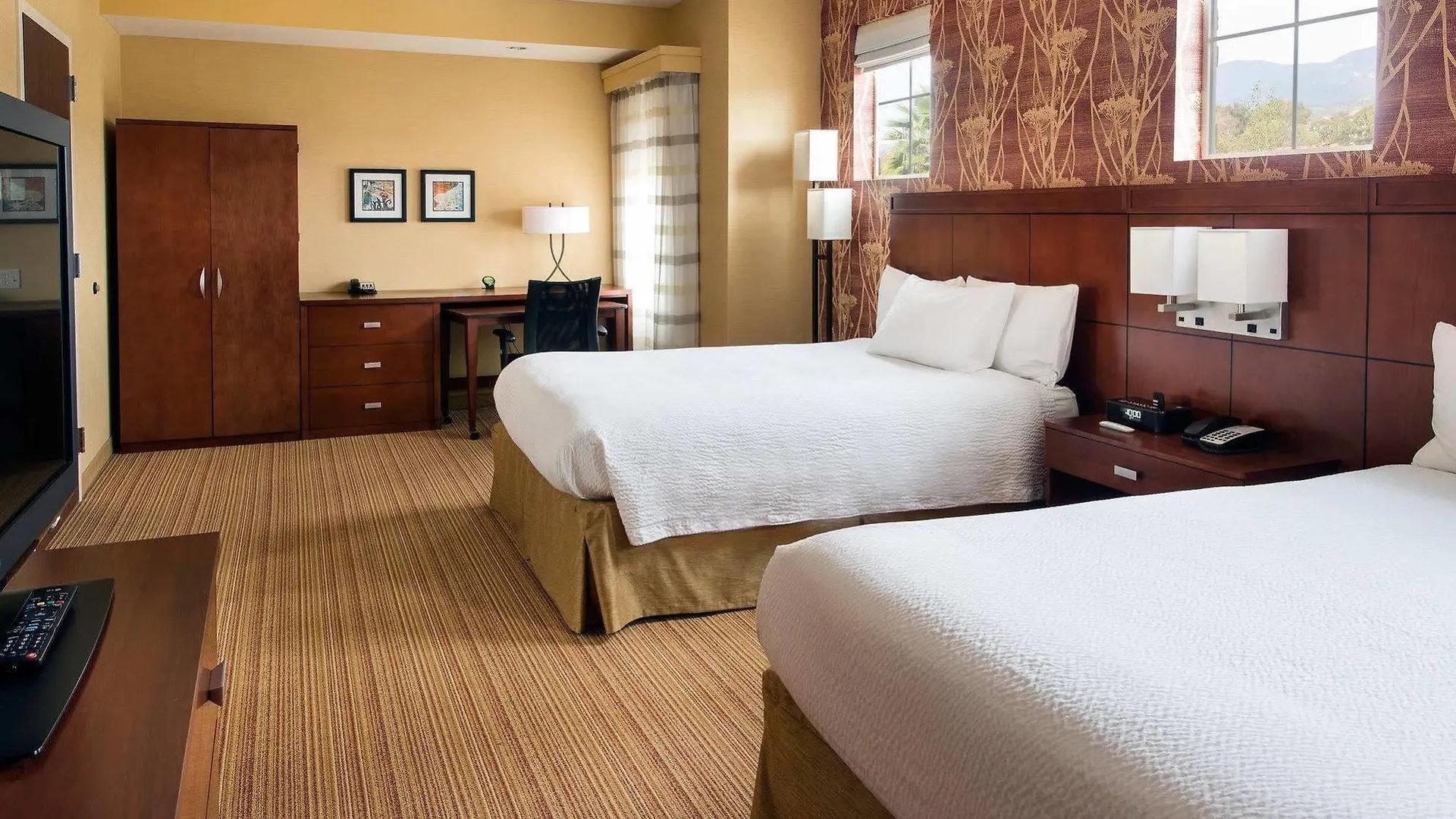 Hotel Courtyard By Marriott Santa Barbara 3*