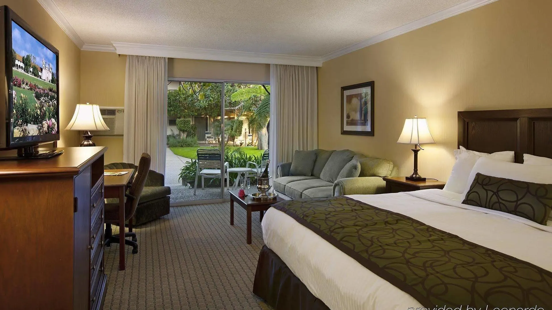 Best Western Plus Pepper Tree 3* Santa Barbara