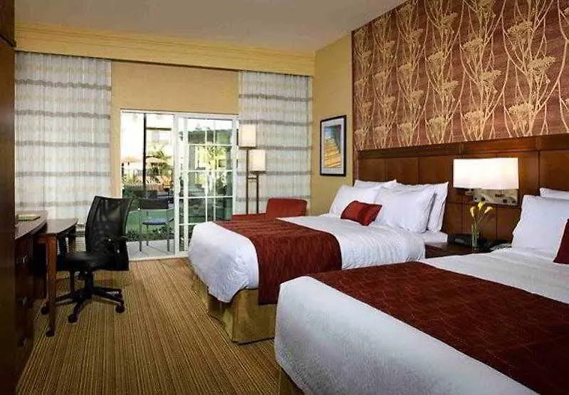 Courtyard By Marriott Santa Barbara 3*