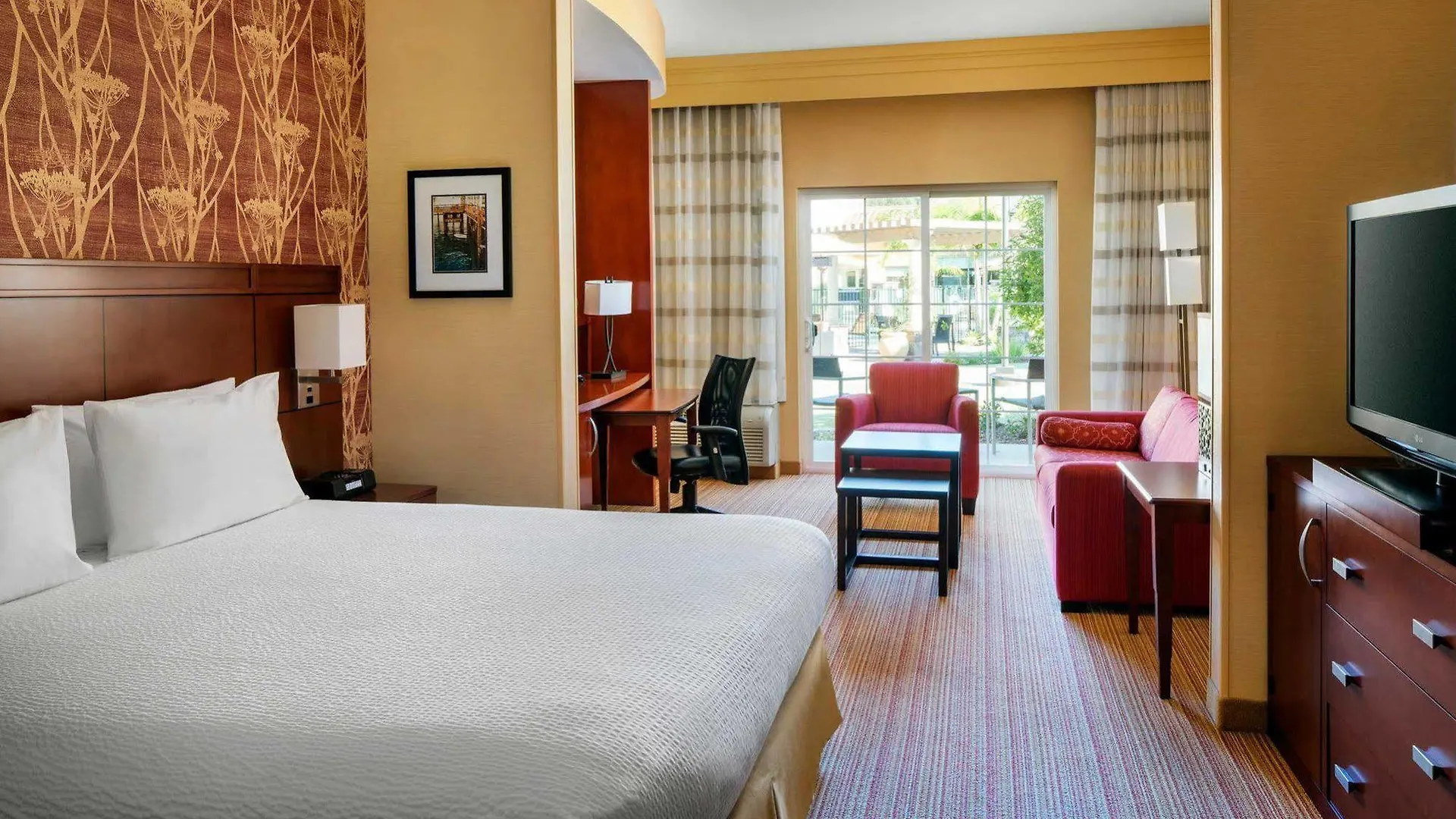 Hotel Courtyard By Marriott Santa Barbara 3*
